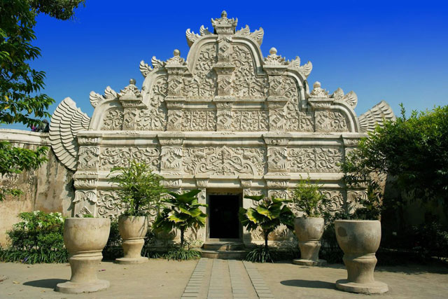 Paket Wisata Malioboro Kraton Tamansari Yogyakarta