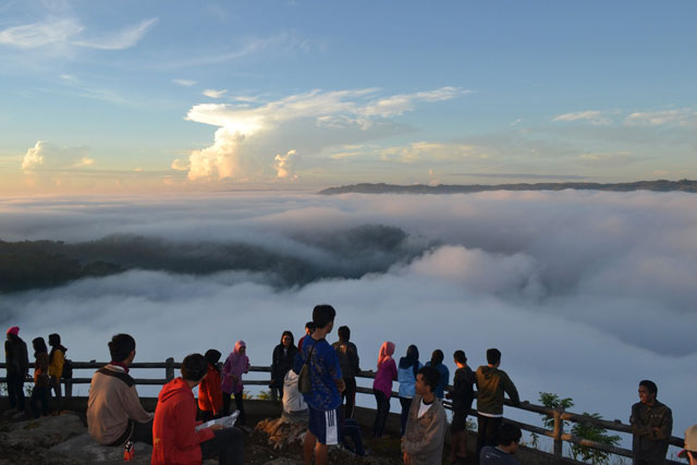 Paket Wisata Kebun Buah Mangunan Hutan Pinus Air Terjun Srigetuk